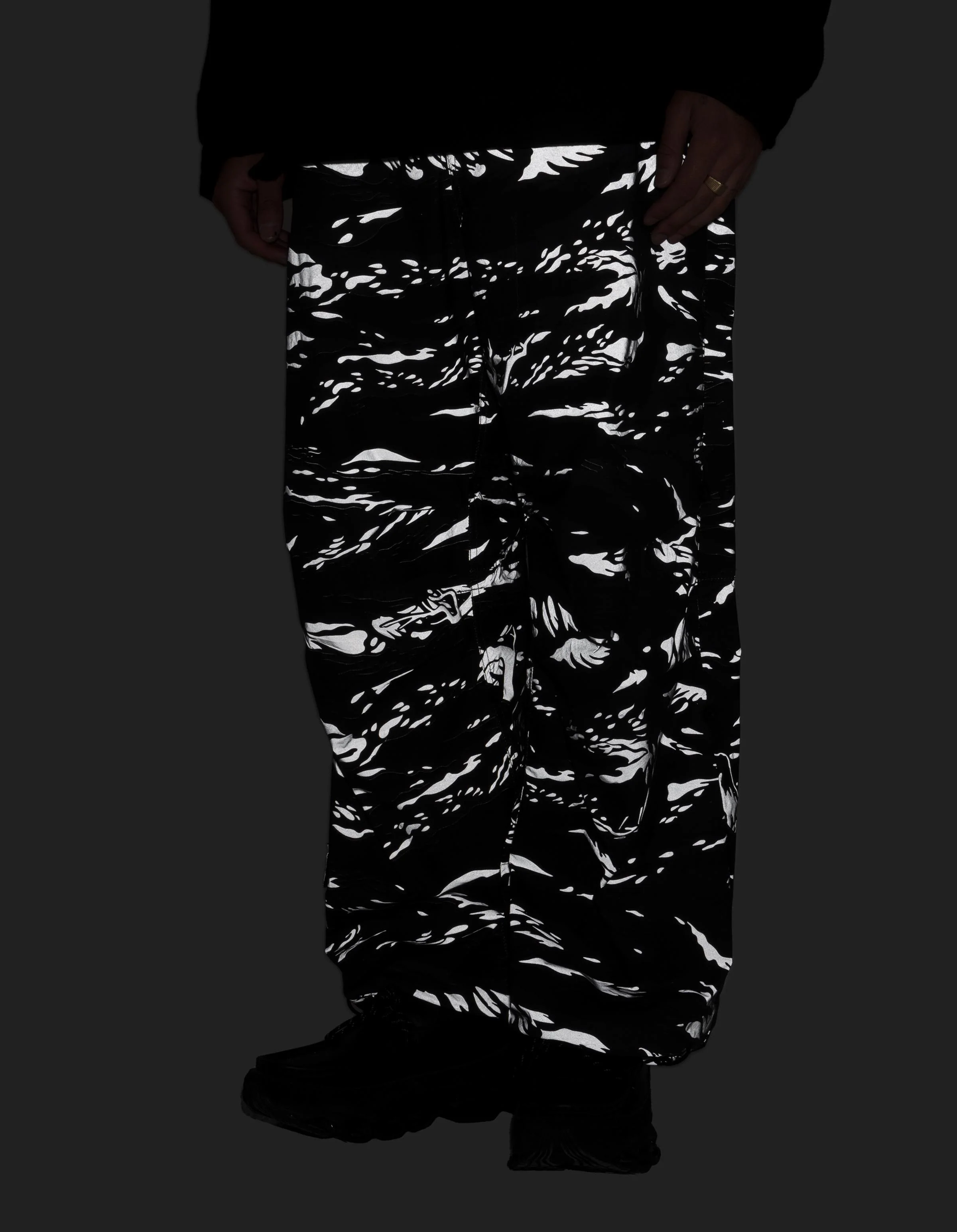 7119 Reflective Camo Loose Snopants® Subdued Night - Image 6