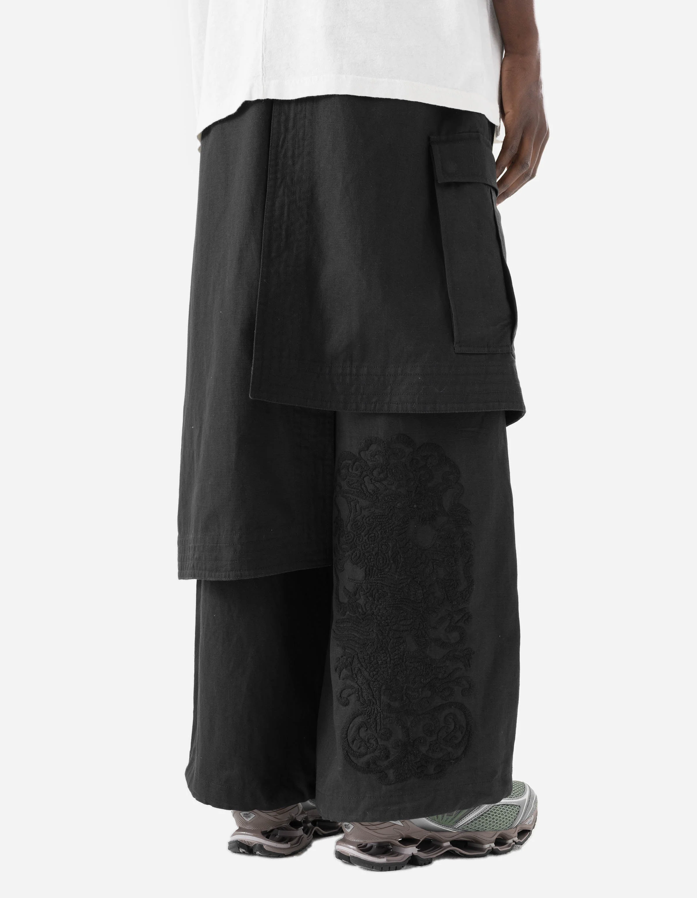 7232 Kirin Asym Cargo Hakama Pants Black - Image 4