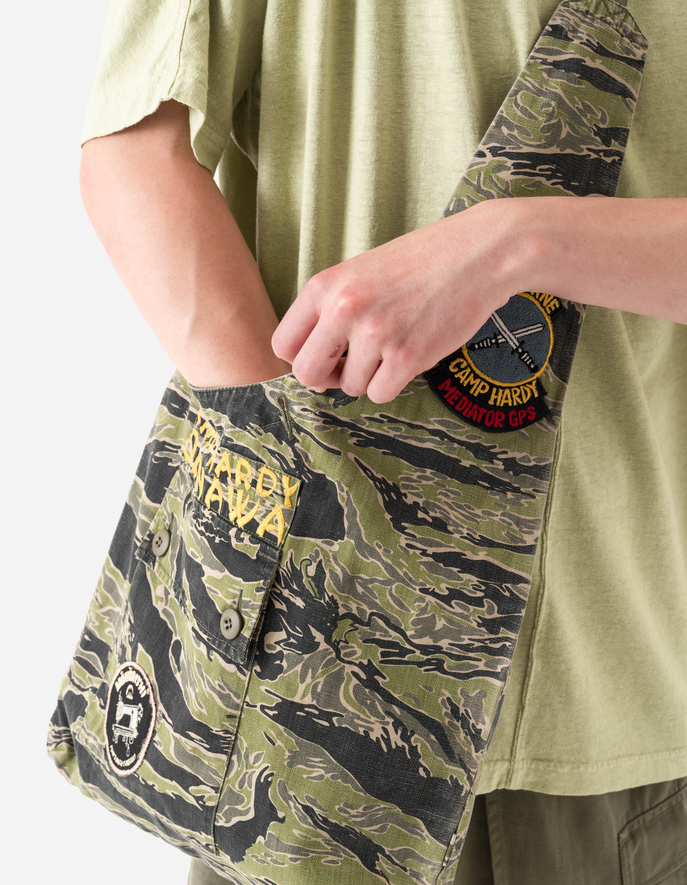 7267 Camp Hardy Okinawa Sling Bag John Wayne Colourway - Image 6