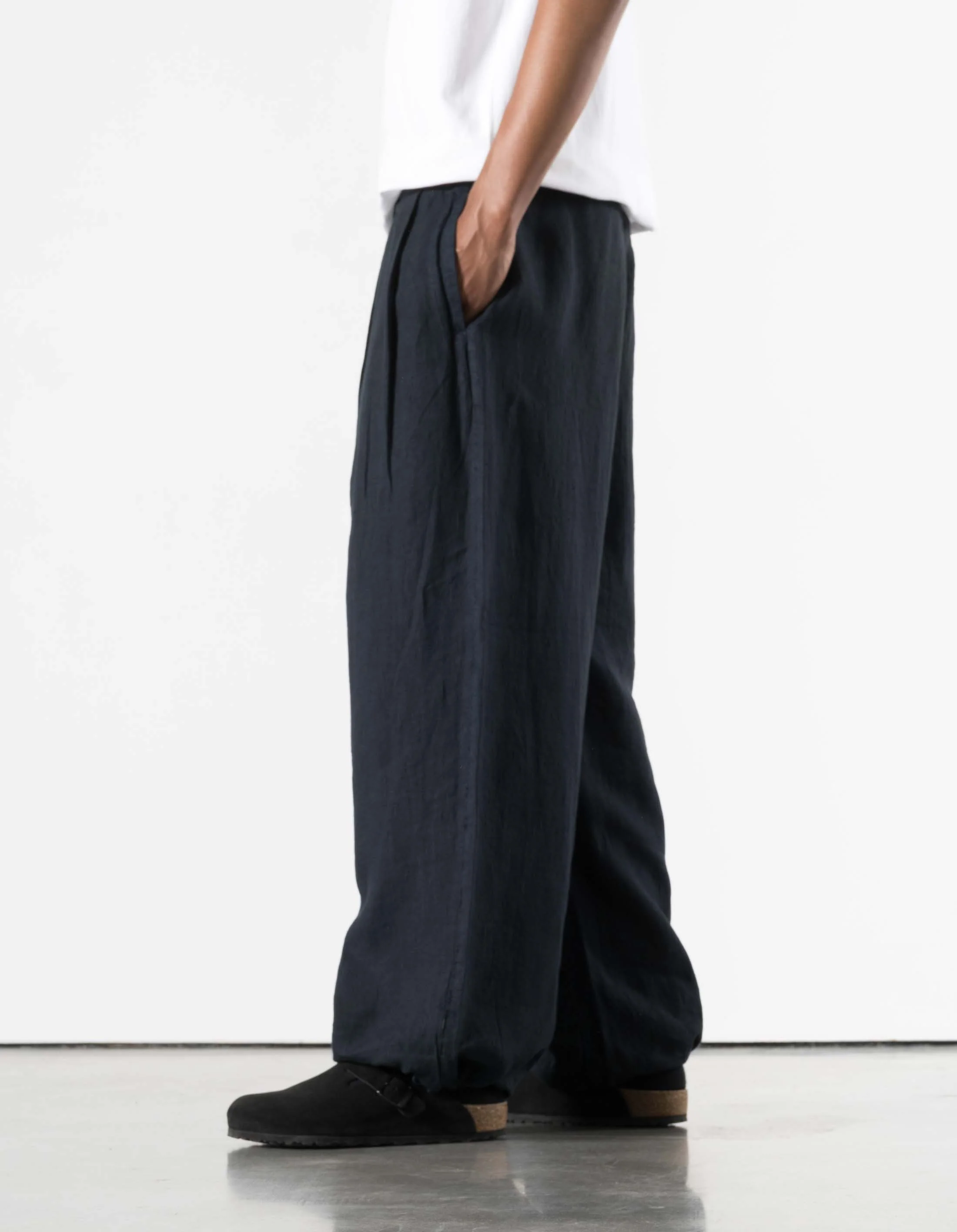 7312 Maha Asym Linen Pleated Pants Navy - Image 4