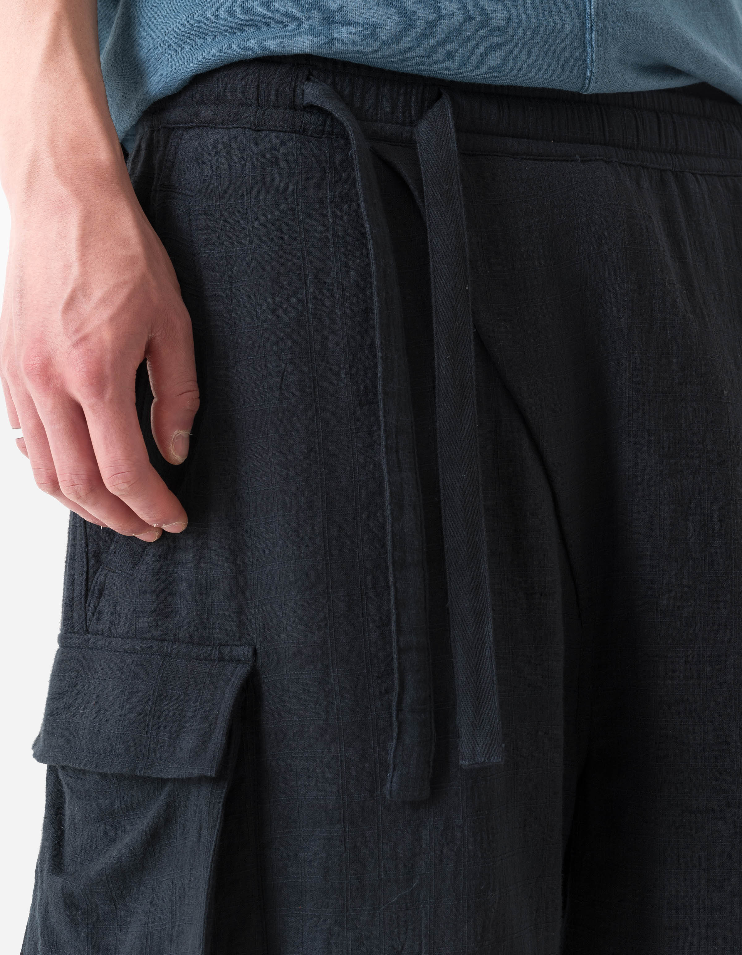 7317 Double Voile Asym Cargo Shorts Navy - Image 4