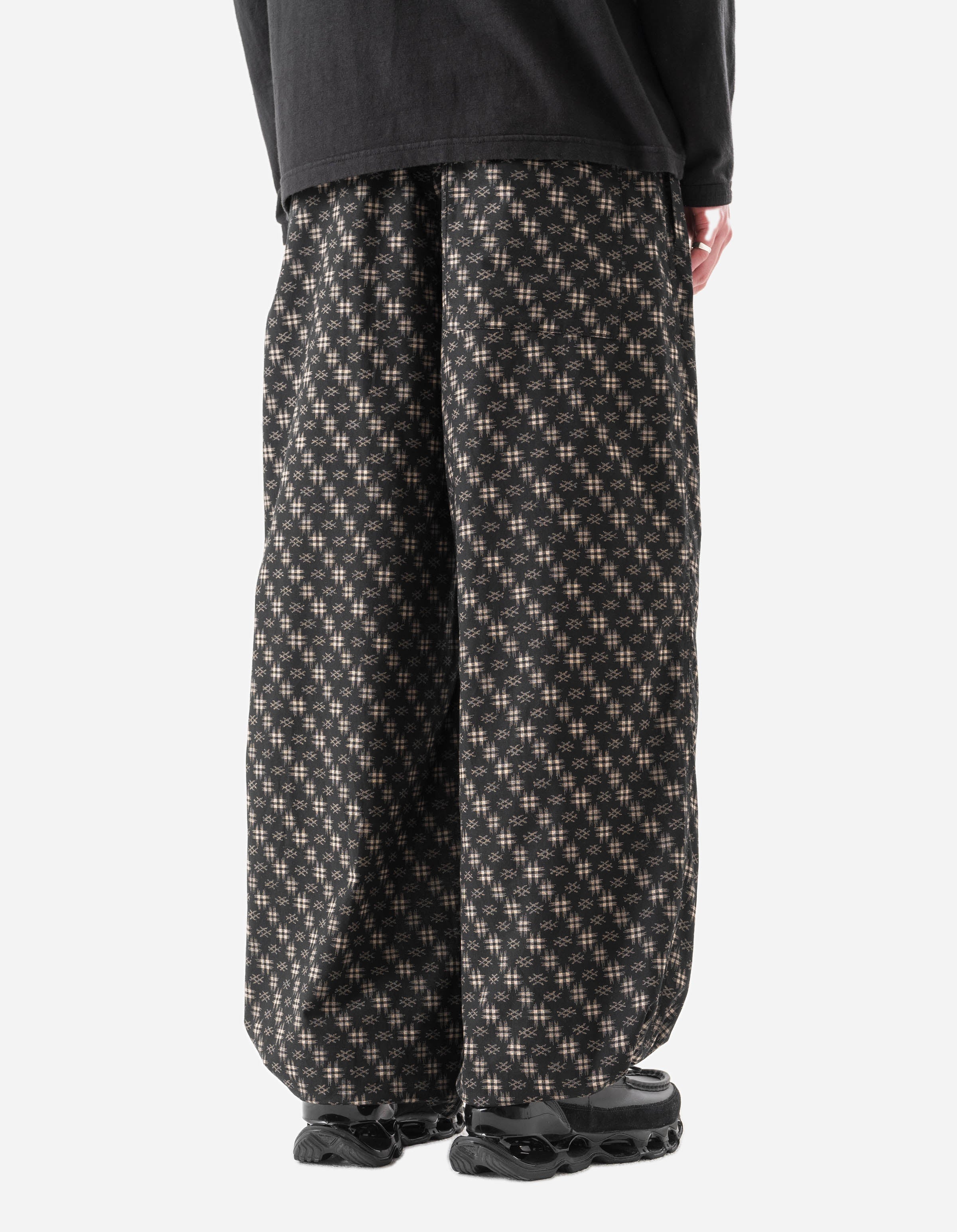 7323 Kasuri Loose Track Pants Sumi Black - Image 8