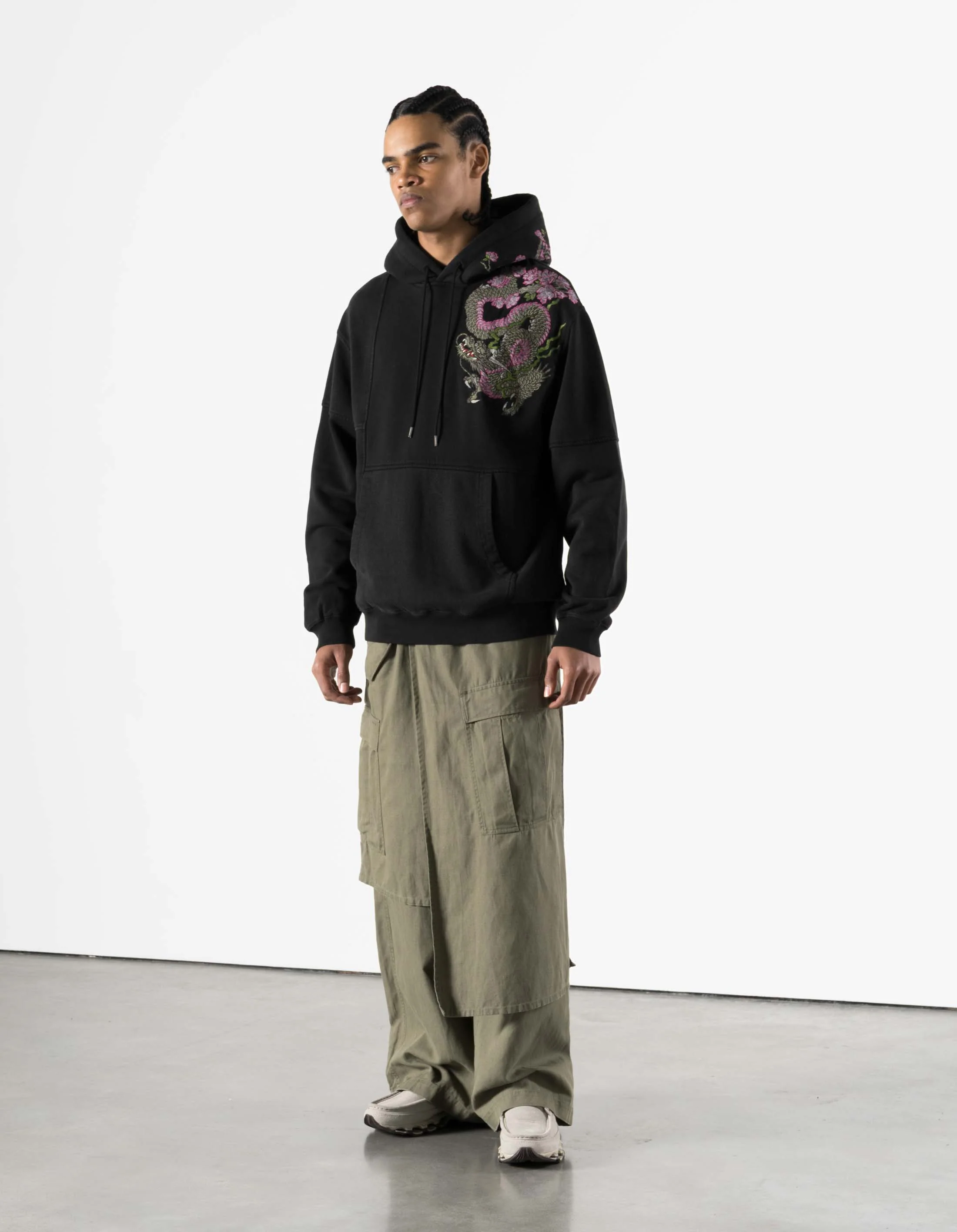 7362 Sakura Tugihagi Hooded Sweat Black - Image 2