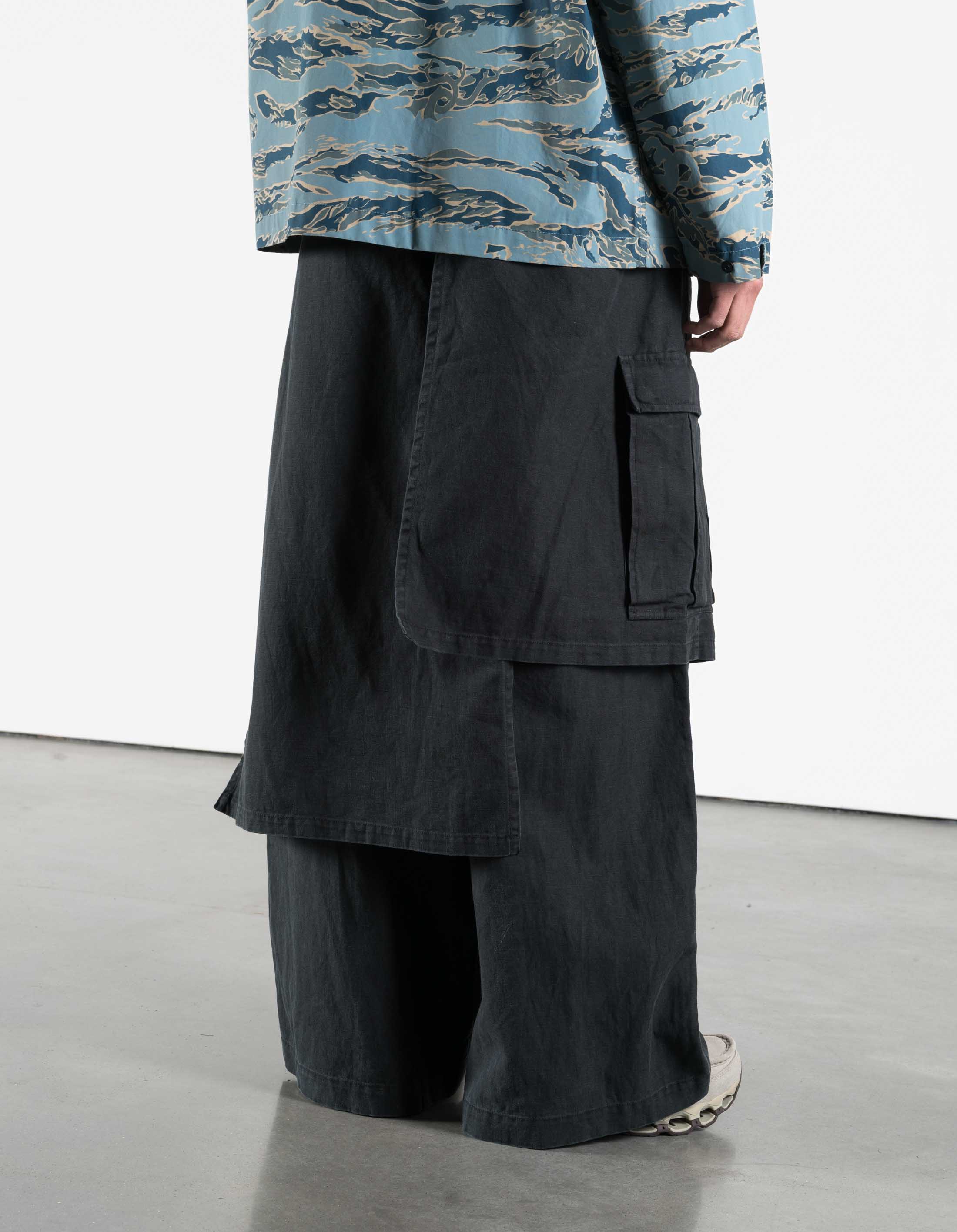 7398 WR Asym Cargo Hakama Pants Black - Image 5