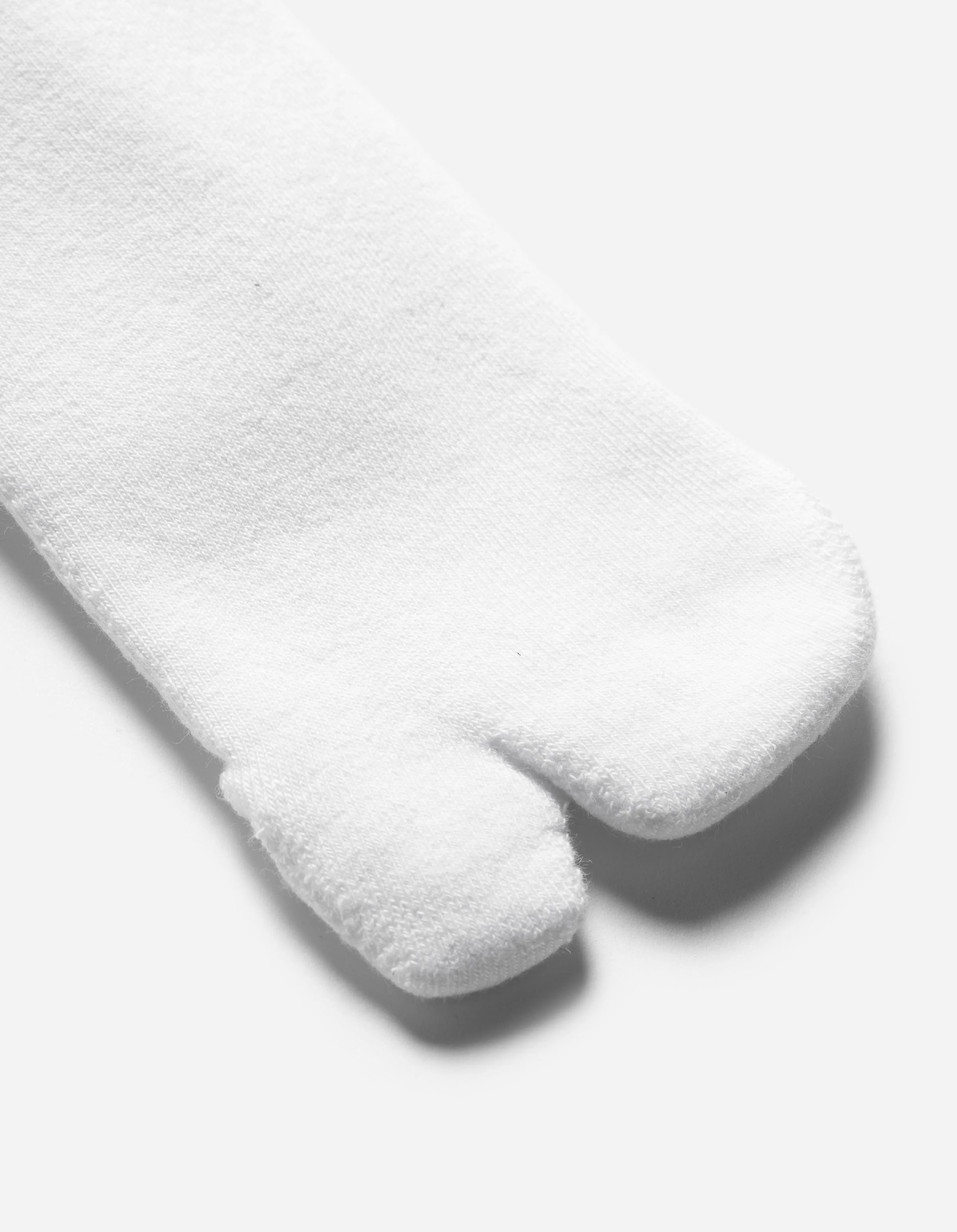 7462 Dark Horse Tabi Sport Sock White - Image 3